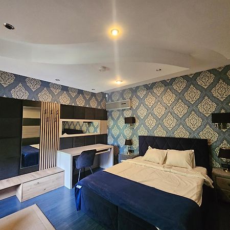 Simple Villa Rooms National Arena Self Check In Boekarest Buitenkant foto