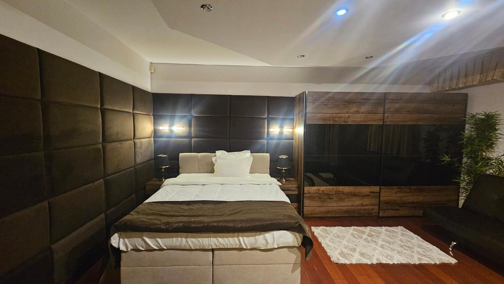 Simple Villa Rooms National Arena Self Check In Boekarest Buitenkant foto